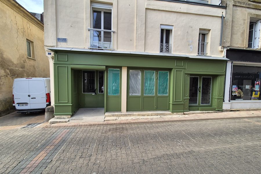 Ravalement de façade réalisé par Mendes Peinture 50